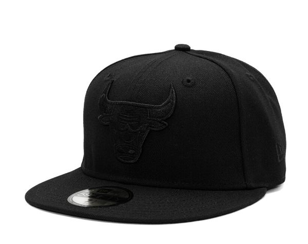 Šiltovka New Era 59Fifty Black on Black NBA Essential Chicago Bulls Fitted cap